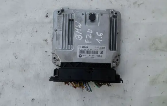 BMW 1 F20 F21 Engine control unit/module 8577625