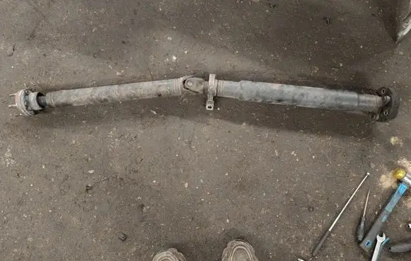 BMW X5 E53 Middle center prop shaft 