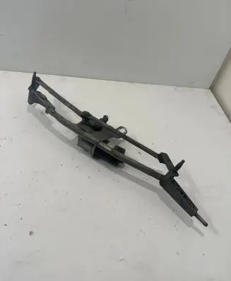 Volvo V70 Front wiper linkage and motor 8624239 16004