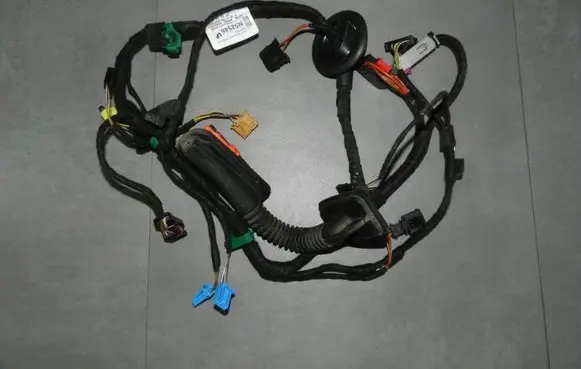 Volkswagen Jetta VI Front door wiring loom 5CU971120EL