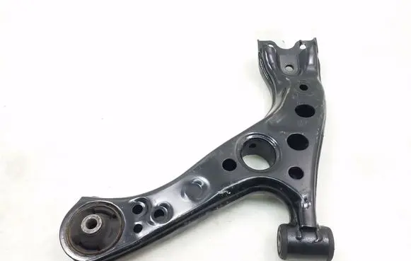 Toyota C-HR I Front lower control arm/wishbone 48068F4010