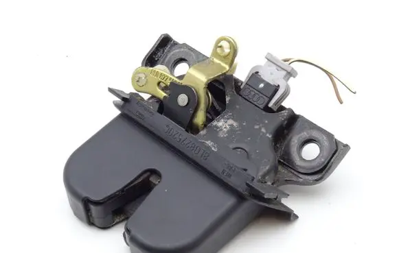 Audi A3 S3 8L Tailgate/trunk/boot lock/catch/latch 8L0827520C 8L0827505M