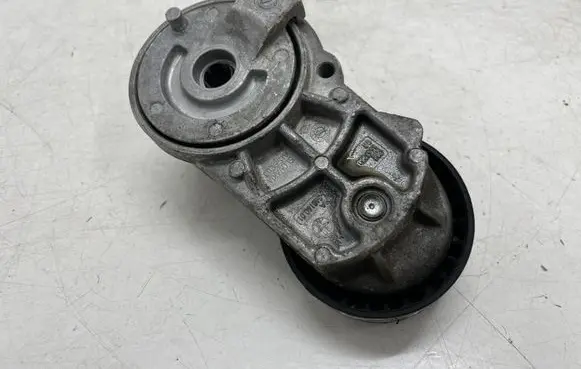 Opel Astra K Generator/alternator belt tensioner 55570067