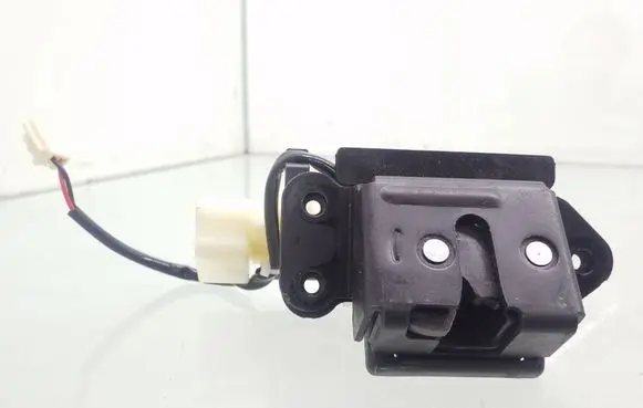 Mazda Premacy Tailgate/trunk/boot lock/catch/latch 111103