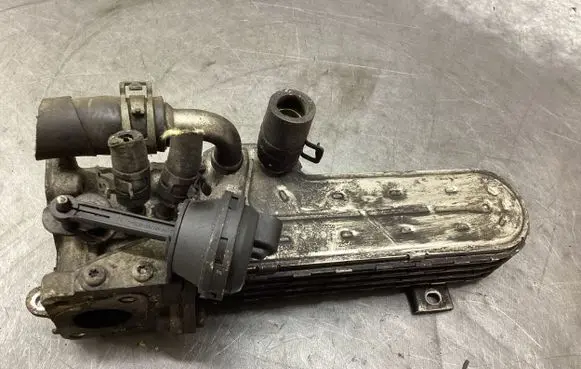 Dodge Avenger EGR valve cooler 262073255536 253626107 03G13151K
