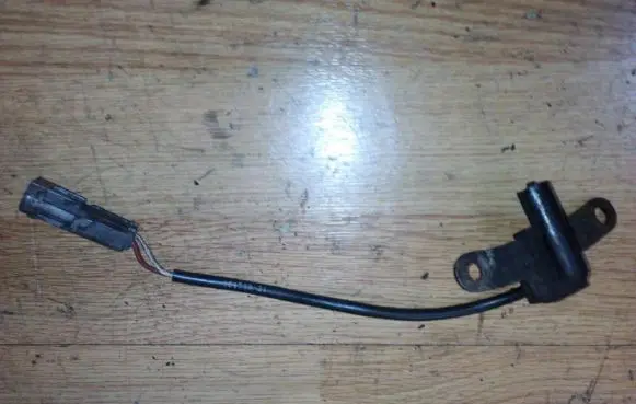 Renault Clio I Crankshaft position sensor 10175021 101750-21