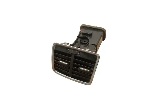 Audi Q3 8U Rear air vent grill 8U0819203