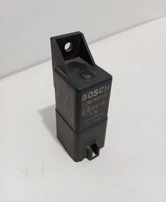 Audi A4 S4 B8 8K Glow plug pre-heat relay 0281003038 038907281D