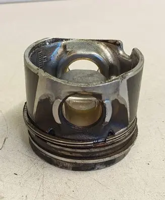 Volkswagen II LT Piston 81L51
