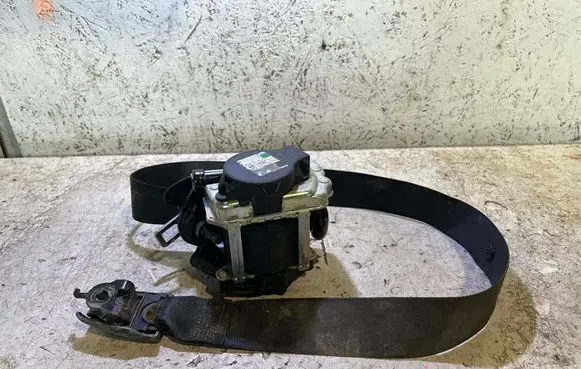 BMW X1 U11 Front seatbelt 24B204LA S2695945803 220724