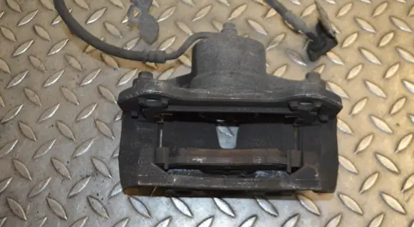 Hyundai Tucson TL Front brake caliper