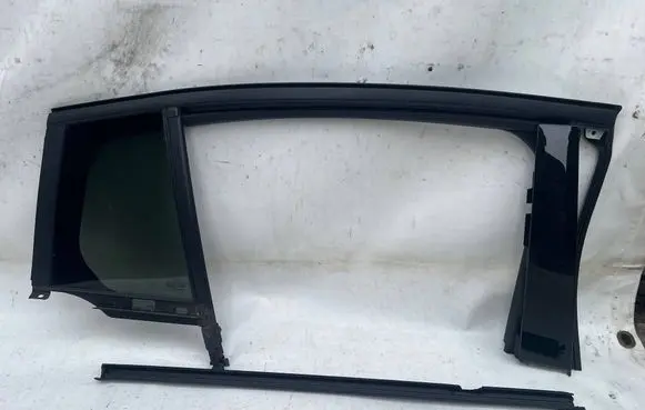Ford Focus Rear vent window glass DOT211M93AS3 E000191 43R004523
