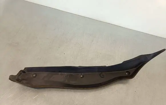 Mercedes-Benz C W205 Fender end trim A2058890025
