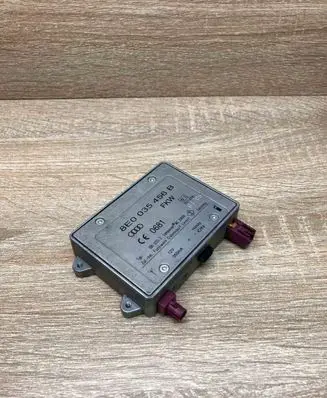Audi A6 S6 C6 4F Aerial antenna amplifier 8E0035456B