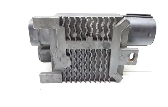 Volvo V70 Coolant fan relay 940009301