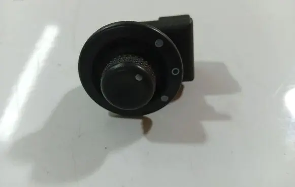 Renault Megane II Wing mirror switch 8200002442B