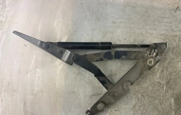 Audi A4 S4 B6 8E 8H Tailgate/trunk/boot hinge 8E5827301 8E5827301C