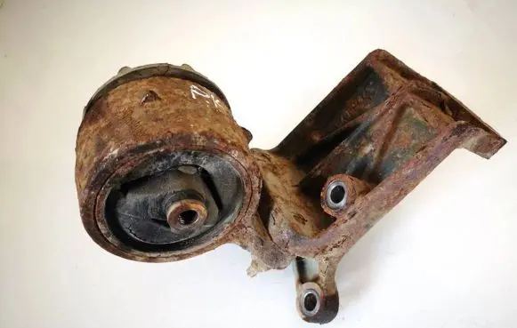 Opel Agila A Engine mount bracket