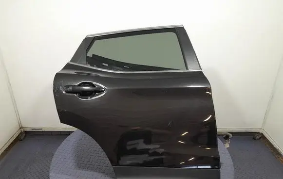 Nissan Qashqai Rear door