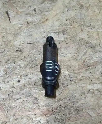 Volvo S40, V40 Fuel injector LOR6735401D