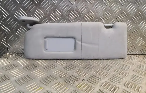 BMW 1 E81 E87 Sun visor