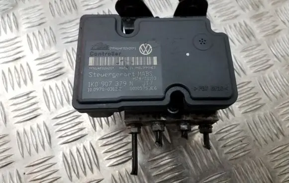 Volkswagen Golf V ABS Pump 1K0907379N 1K0614117F