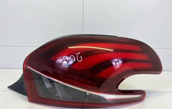 Peugeot 208 Rear/tail lights 9810430580