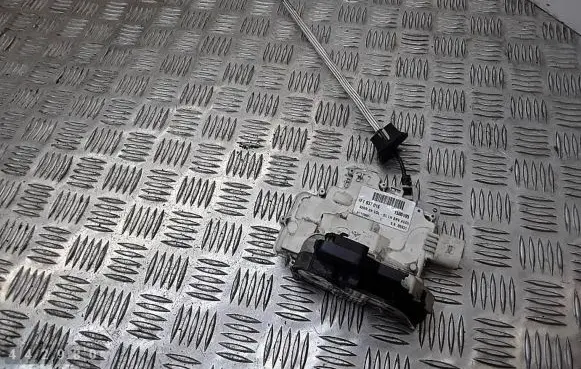 Audi A6 S6 C6 4F Front door lock 4H1837016