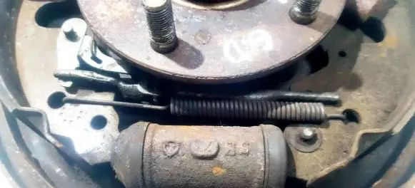 Suzuki Grand Vitara II Handbrake/parking brake pads 