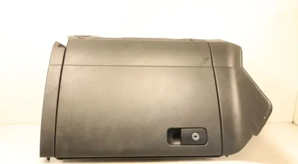 Volkswagen Golf VII Glove box