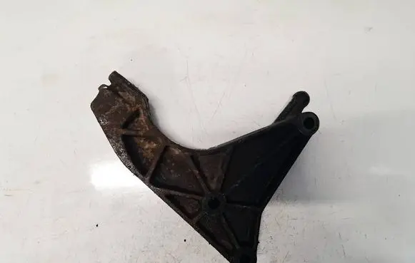 Opel Zafira A Engine mounting bracket 1340823