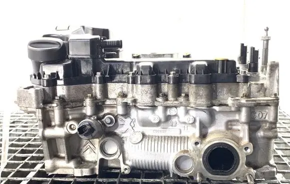 Citroen C4 II Engine head 