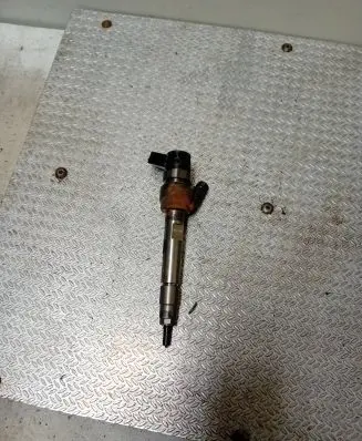 BMW 1 F20 F21 Fuel injector 0445110598