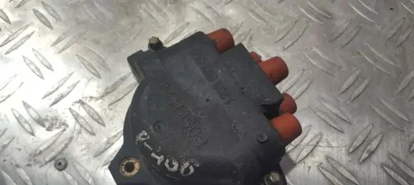 Opel Omega A Spark distributor cap 1235522400