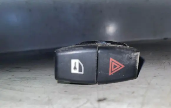 BMW X3 E83 Hazard light switch 6131691950604