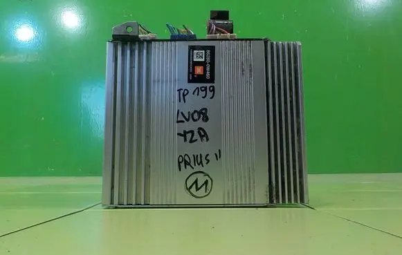 Toyota Prius (XW20) Sound amplifier 862800W460 JBL