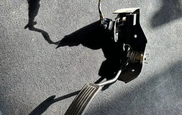 Toyota Corolla Verso AR10 Accelerator throttle pedal 7811135030