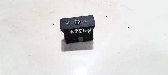 BMW 5 E60 E61 USB socket connector 6986791 61316986791