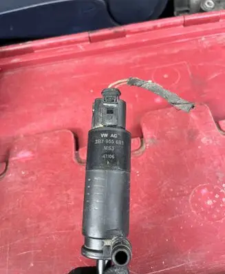 Audi A3 S3 8P Headlight washer pump 3B7955681