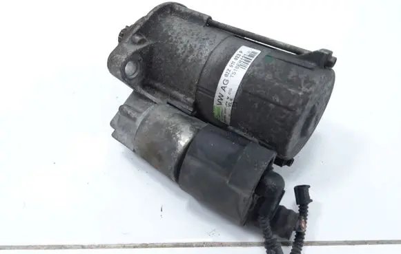 Volkswagen Golf V Starter motor 02Z911023