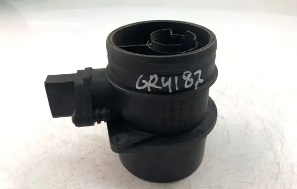 Audi A4 S4 B7 8E 8H Mass air flow meter 074906461B