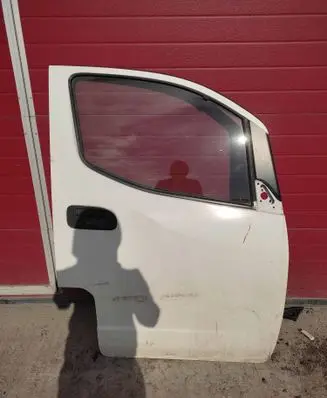 Nissan NV200 Front door