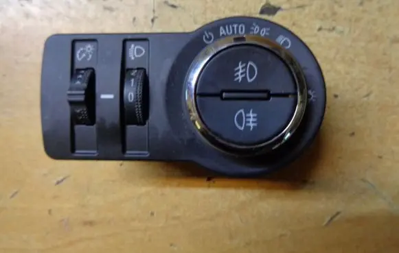 Opel Mokka Light switch 95297440