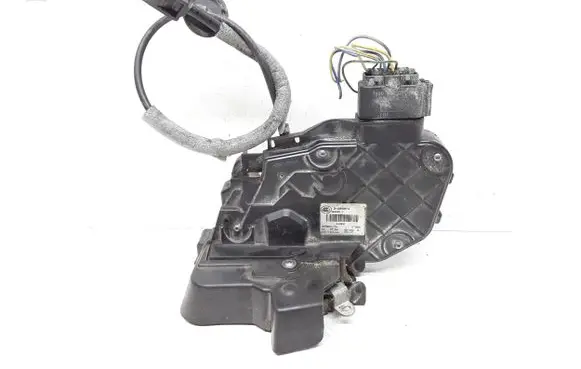 Volvo V70 Front door lock 31253674