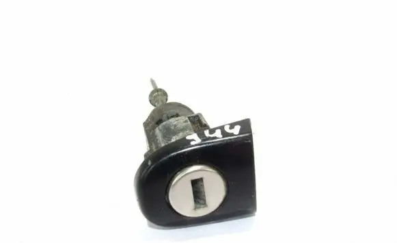 Volkswagen PASSAT B5 Coupe door lock (next to the handle) 