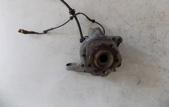 Maserati GranSport Front wheel hub spindle knuckle