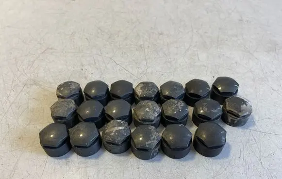 Audi Q2 - Wheel nut cap/cover 4M0601173D