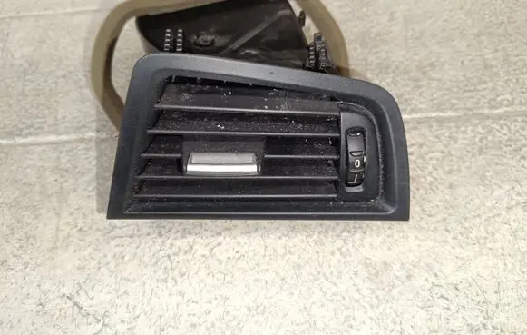 BMW 5 F10 F11 Dashboard side air vent grill/cover trim 9166888