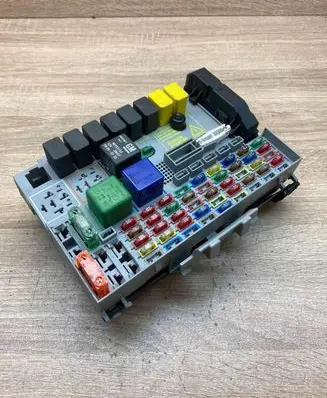 Opel Astra G Fuse module 24412497 24431677
