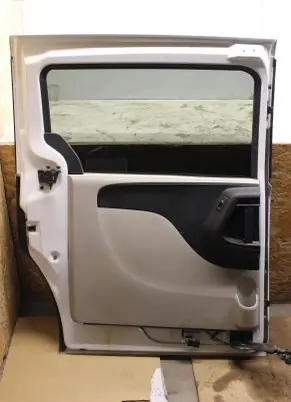 Chrysler Town & Country V Rear door
